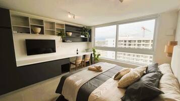 1 chambre, bureau, fer et planche à repasser, Wi-Fi