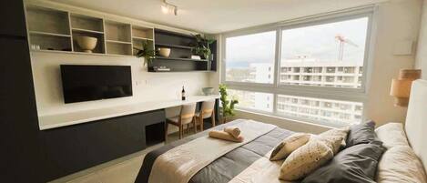 1 bedroom, desk, iron/ironing board, WiFi