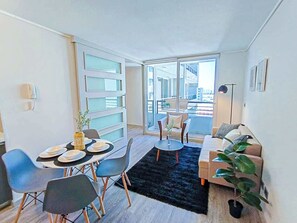 Dining - HOM I Metro - Wifi Alta Velocidad - Terraza -  Gym (Santiago)