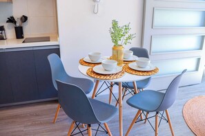 Dining - HOM I Wifi Rapido Parking Aire Acondicionado Gym (Santiago)