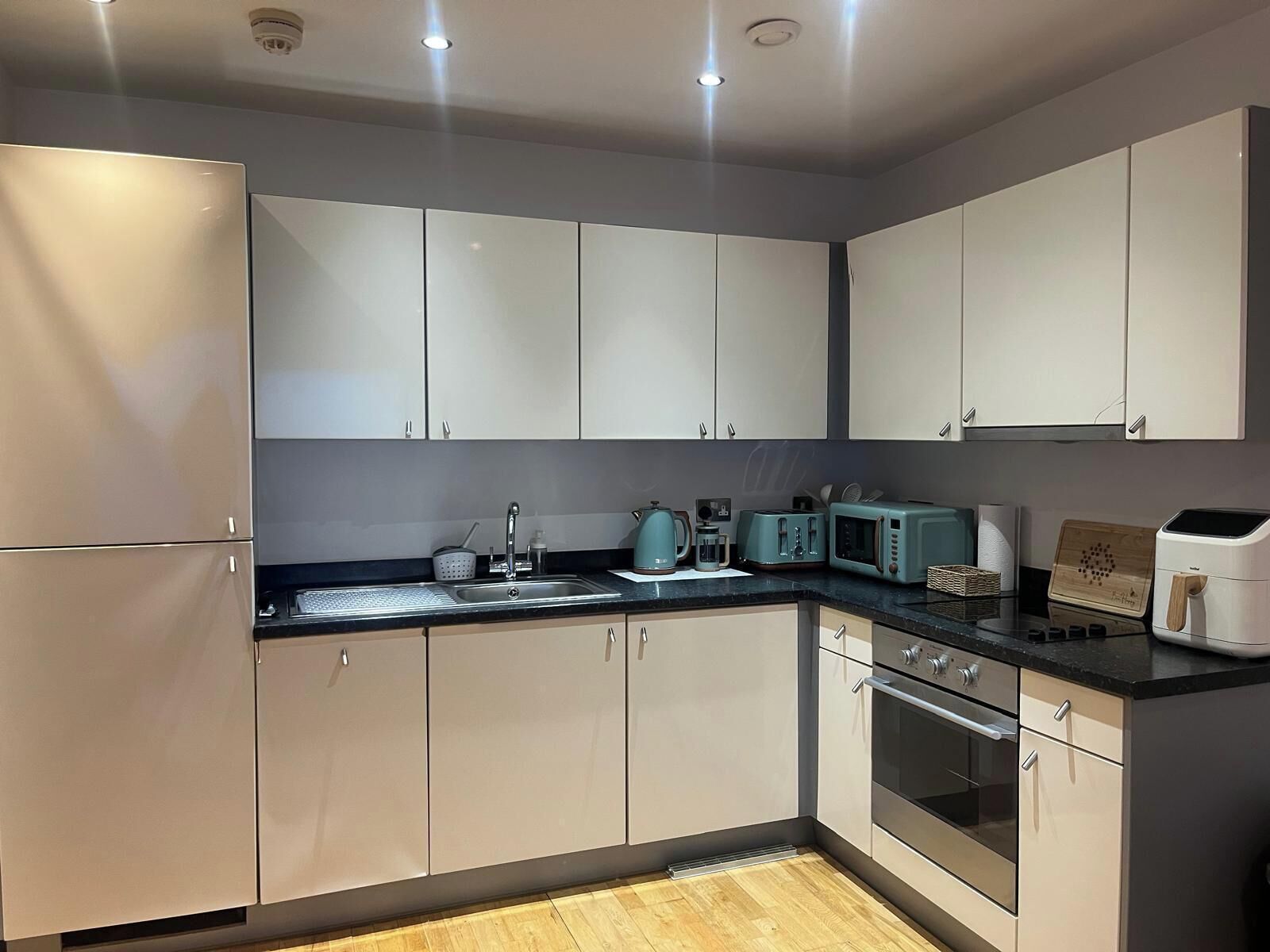 公寓 | 私人廚房 | 雪櫃、微波爐、焗爐、爐具