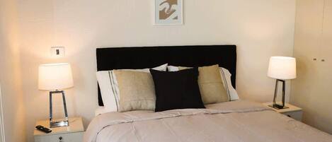 1 chambre, fer et planche à repasser, Wi-Fi, draps fournis