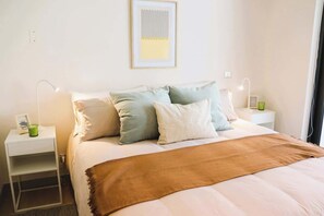 2 habitaciones, tabla de planchar con plancha, wifi y ropa de cama