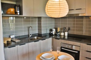 Fridge, microwave, oven, stovetop - HOM l WiFi | AA | Parking | A pasos del metro (Santiago)