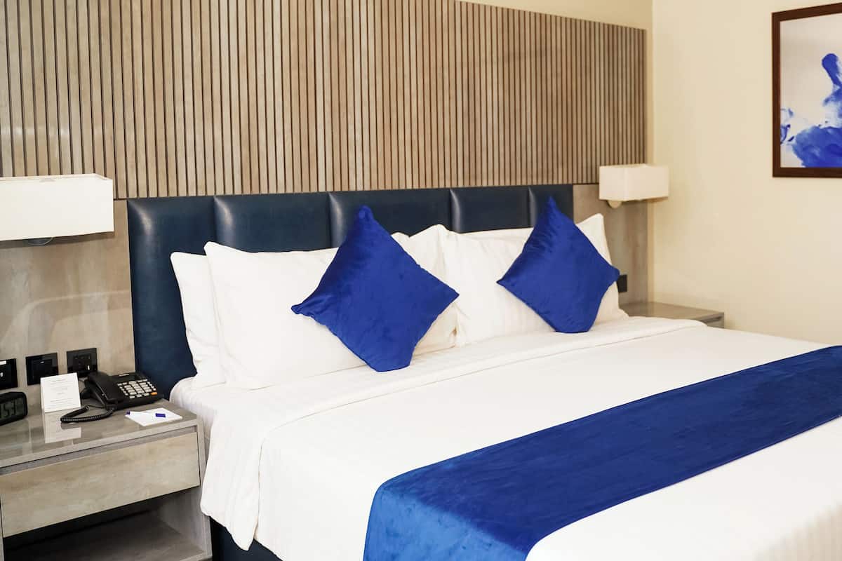 Deluxe Room, 1 King Bed, Non Smoking