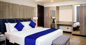 Executive Suite, 1 King Bed, Non Smoking | Soundproofing, iron/ironing board - Best Western Hotel Rawalpindi Central (Islamabad)