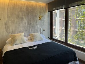 2 dormitorios, tabla de planchar con plancha, wifi y ropa de cama