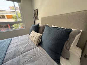 1 bedroom, desk, iron/ironing board, WiFi - HOM I Nuevo y Moderno Depto 2PAX 1D1B en Santiago (Santiago)