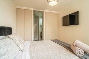 1 bedroom, iron/ironing board, WiFi, bed sheets