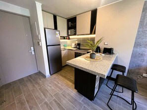 Fridge, microwave, oven, stovetop - HOM I WiFi | AA | Piscina | Gym | Metro Cerca (Santiago)