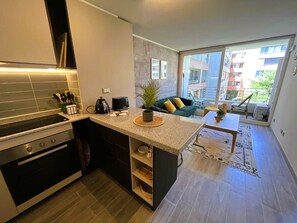 Interior - HOM I WiFi | AA | Piscina | Gym | Metro Cerca (Santiago)