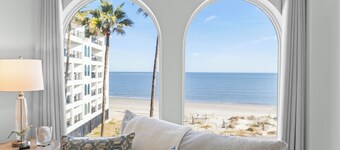 Seascape 317 - View! Beach! Pool!