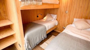 2 chambres, accĂšs Internet, draps fournis