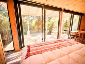 1 bedroom, internet, bed sheets