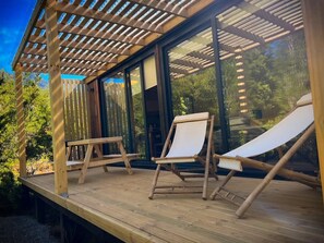 Outdoor dining - OUTSCAPE | Espectacular Cabaña en Lago Chapo con Hot Tub (Puerto Montt)