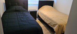 6 quartos, ferros/tábuas de passar roupa, Wi-Fi, roupa de cama