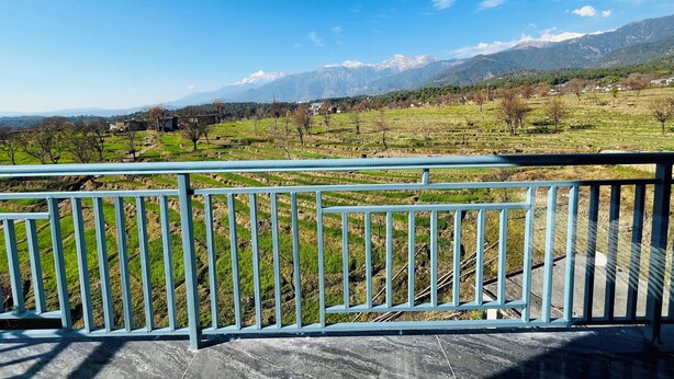 Exterior - Let's Take it Easy Bir (Jogindarnagar)