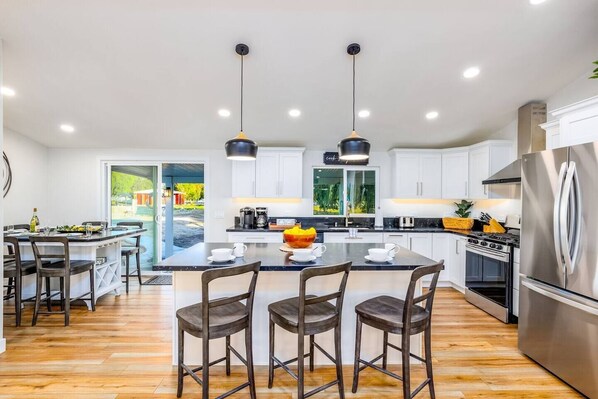 Fridge, microwave, oven, stovetop - 25% Off 30+Nights Stay! Close to Wineries W/Hot Tub (Temecula)