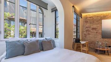 1 habitación, escritorio, wifi y ropa de cama