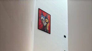 A staircase with a modern design, leading to a higher floor. - La Dimora del Centro - Agrigento Complete apartment in the heart of the City (Agrigento)