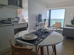 Dining - HOM | Teletrabajo | Frente al Mall | Wifi | Piscina (Antofagasta)