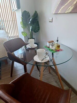 Dining - HOM I Studio I Wifi Rápido I Frente al Mall Plaza (Antofagasta)