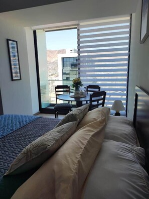 1 camera, una scrivania, ferro/asse da stiro, Wi-Fi