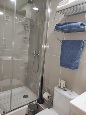 Shower, hair dryer, towels - HOM I Estudio Céntrico I A pasos del Mall I Wifi (Antofagasta)