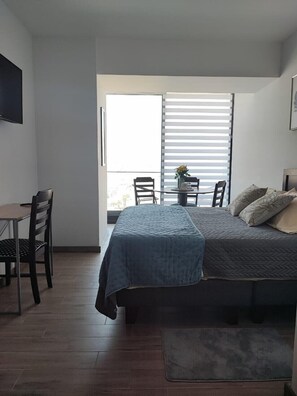 1 Schlafzimmer, Schreibtisch, Bügeleisen/Bügelbrett, WLAN