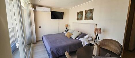 熨斗/熨衫板、Wi-Fi、床單