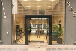 Exterior detail - HOM | Studio con AireAcondiciondo 2PAX Santiago (Santiago)