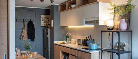 Fridge, microwave, oven, stovetop