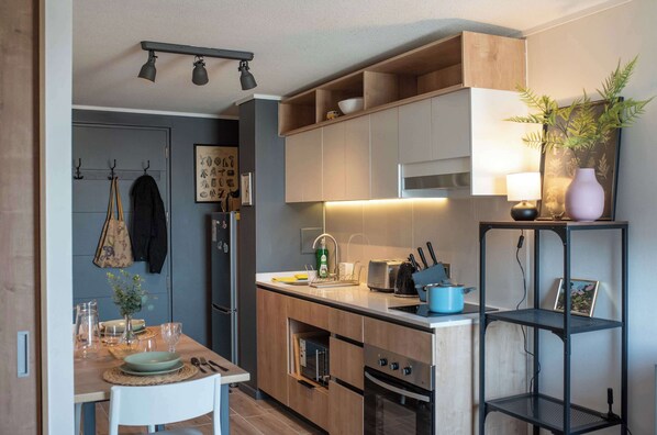 Fridge, microwave, oven, stovetop