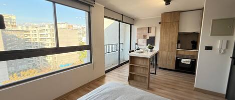 办公桌、熨斗/熨衣板、WiFi、床单