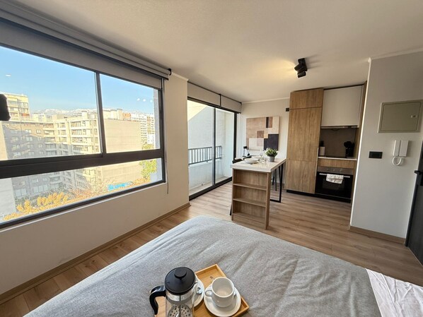 Desk, iron/ironing board, WiFi, bed sheets