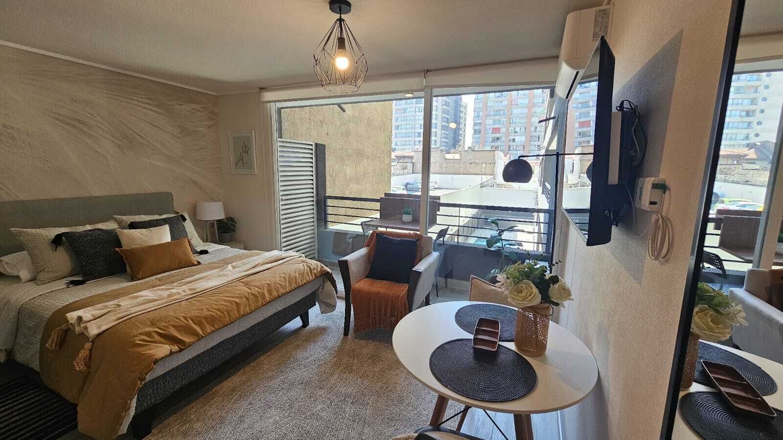 Tabla de planchar con plancha, wifi y ropa de cama 