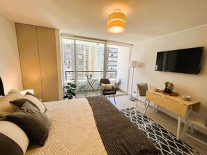 Iron/ironing board, WiFi, bed sheets