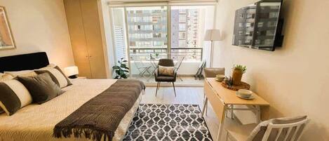 Iron/ironing board, WiFi, bed sheets