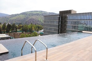 Pool - HOM ELITE I Exclusive Suite in Las Condes - Parking/AC (Las Condes)