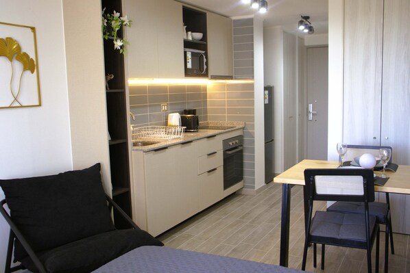 Fridge, microwave, oven, stovetop
