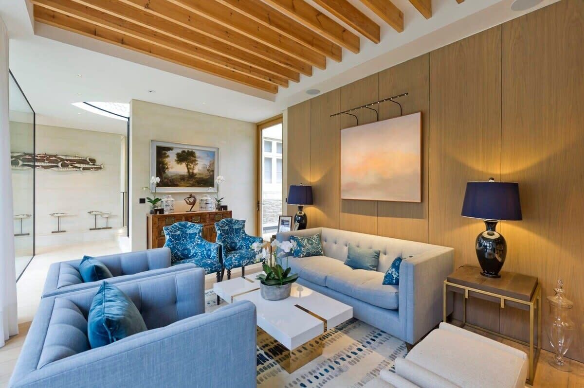 House (5 Bedrooms) | Interior