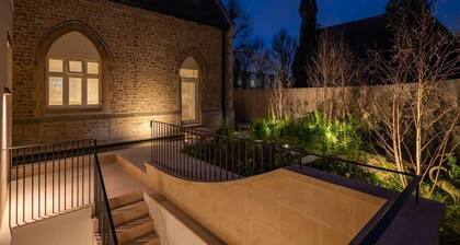 5 Bed House w/ Indoor Pool, Sauna & Private Garden - Fulham