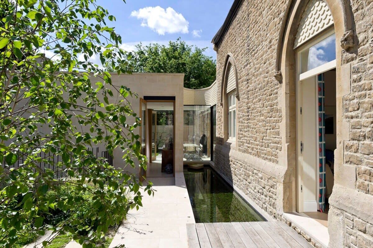 House (5 Bedrooms) | Interior