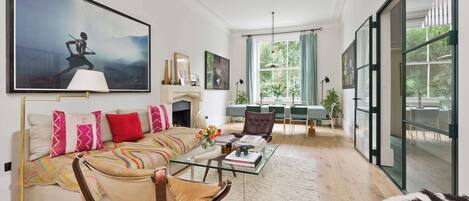 House (5 Bedrooms) | Front of property