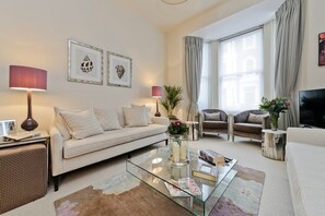 Apartment (1 Bedroom) | Interior - Charming 1 Bed Flat, Chelsea (London)