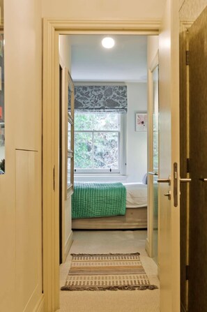 Interior - Charming 1 Bed Flat, Chelsea (London)