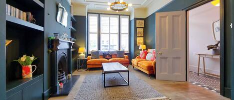 المنشأة من الداخل