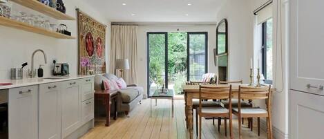 Apartment (1 Bedroom) | Front of property