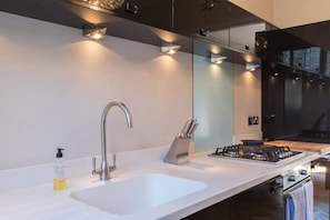 Apartment (1 Bedroom) | Interior - Stylish 1-bed With a Roof Terrace (London)