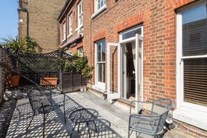 Apartment (1 Bedroom) | Interior - Stylish 1-bed With a Roof Terrace (London)